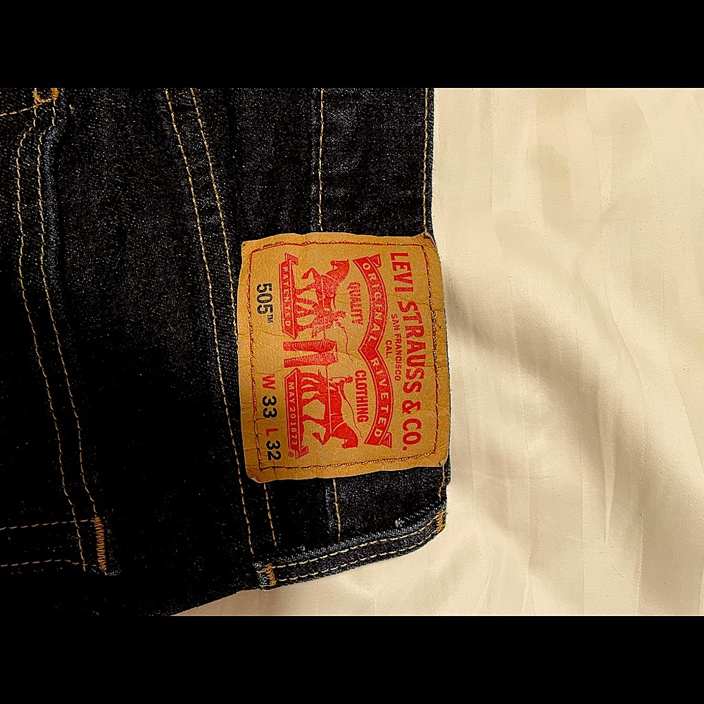 Mens Levi’s 505 Regular/Straight Leg - 33 x 32 Dark Indigo